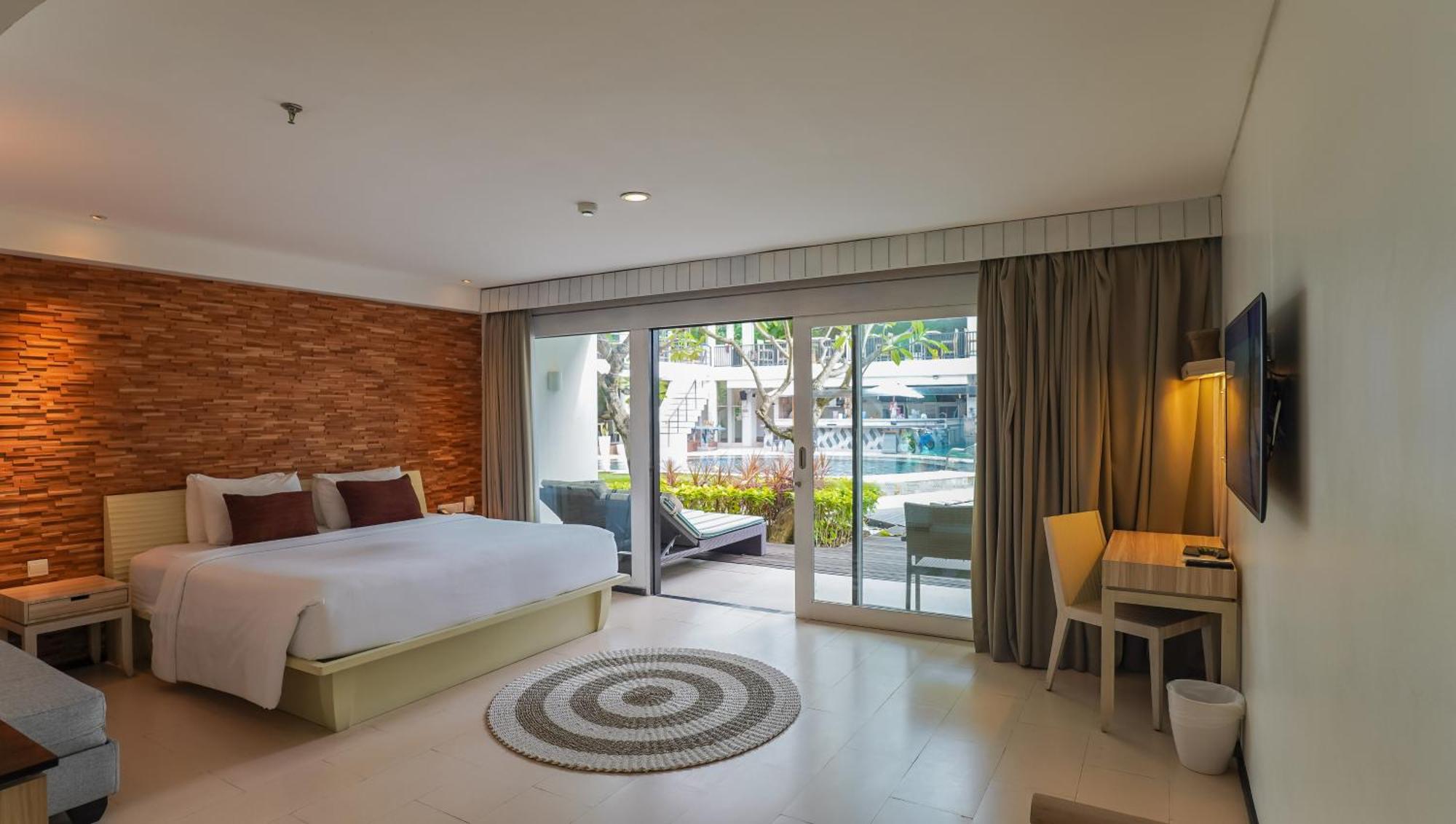 Resort Away Bali Camakila Legian